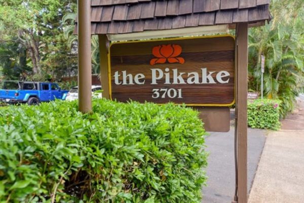 A sign for the pikake resort